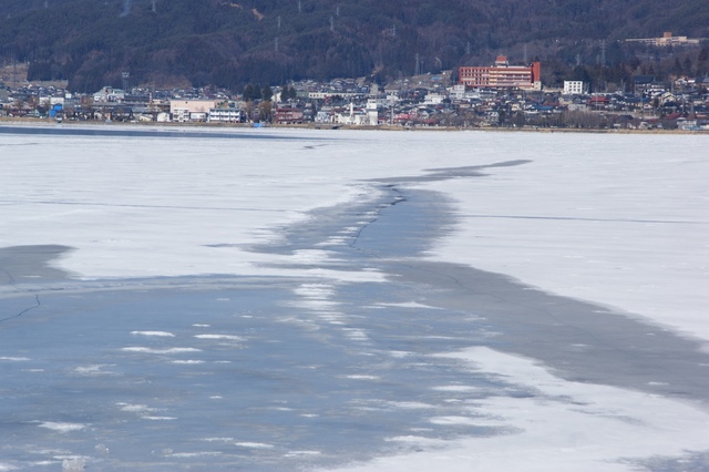 2012年諏訪湖御神渡り.JPG