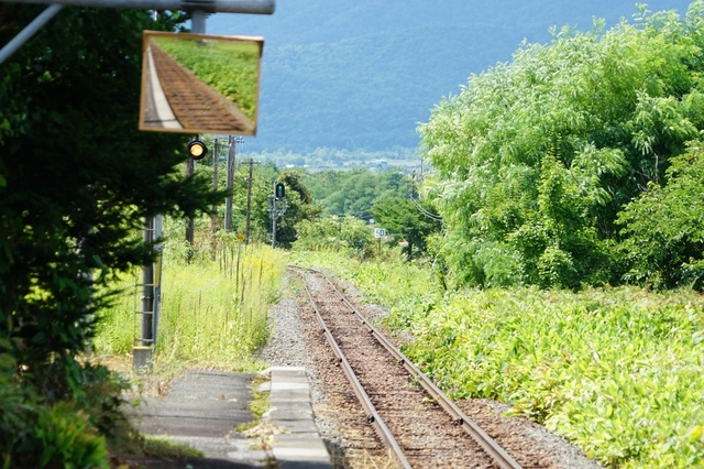 布部駅線路.JPG