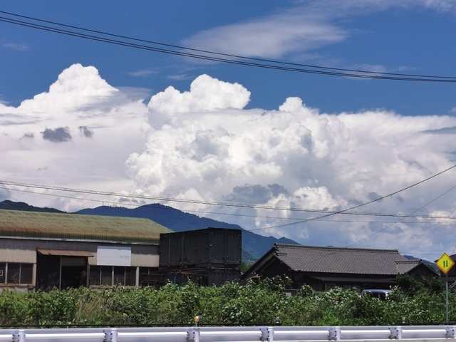 入道雲が沸き上がるその3.jpg
