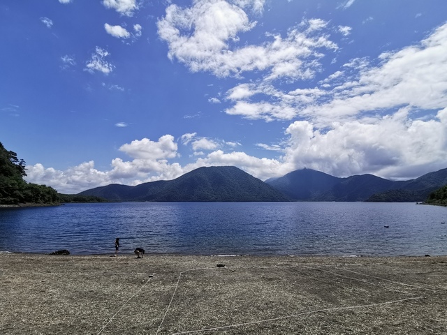 21最高の天気で水切り同級生.jpg